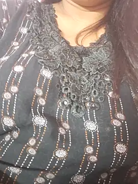 Snapshot of Hot-Anuska chatting on 11, 4, 2026 Hot-Anuska online show from 11, 4, 2026