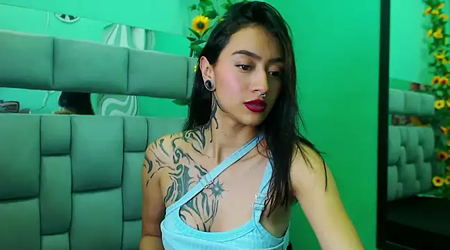 Miaa Thopmson online show from 11, 3, 2025