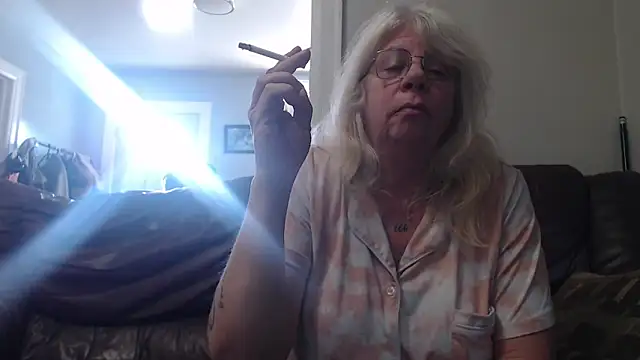 canadiancougar1965 online show from 5, 2, 2025