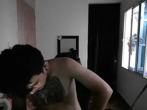 Snapshot of SeduxionDuo chatting on 6, 11, 2025 SeduxionDuo online show from 6, 11, 2025