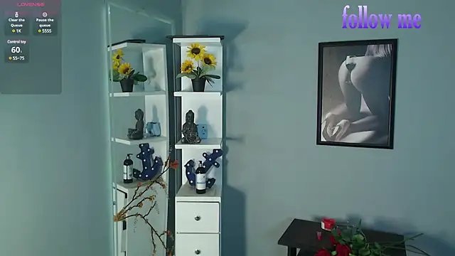 zoey-fox online show from 6, 3, 2025