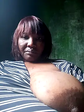 Snapshot of chubbydoll122 chatting on 27, 9, 2025 chubbydoll122 online show from 27, 9, 2025