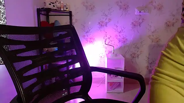 Snapshot of Snappy_girl chatting on 2, 4, 2026 Snappy girl online show from 2, 4, 2026