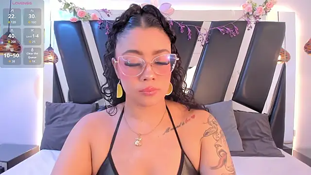 antonelllepiercee online show from 15, 4, 2026