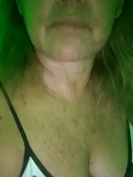 Kasandra Ho online show from 17, 12, 2025