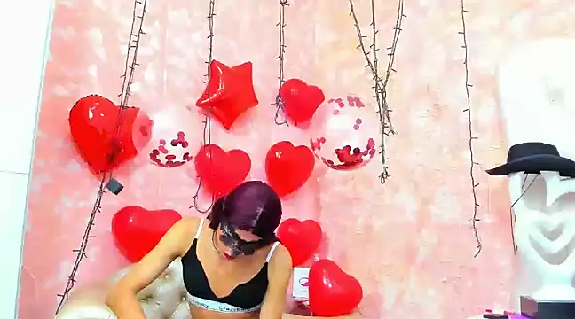 NahomiWhitel online show from 6, 2, 2025