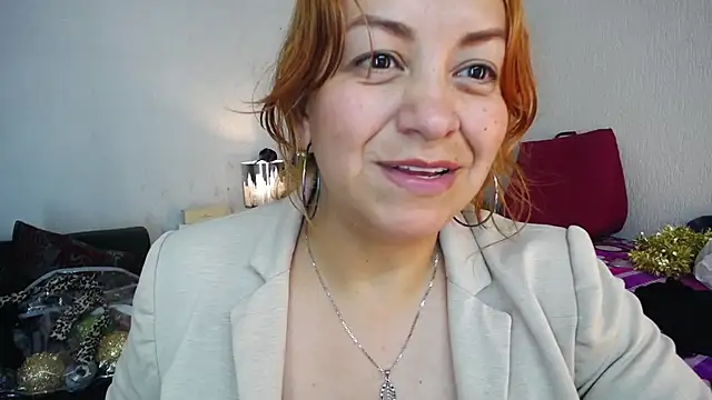 Snapshot of Delilah_Belmont chatting on 8, 12, 2024 Delilah Belmont online show from 8, 12, 2024