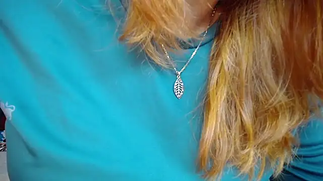 Snapshot of Delilah_Belmont chatting on 4, 1, 2025 Delilah Belmont online show from 4, 1, 2025