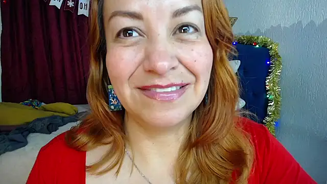 Snapshot of Delilah_Belmont chatting on 6, 1, 2025 Delilah Belmont online show from 6, 1, 2025