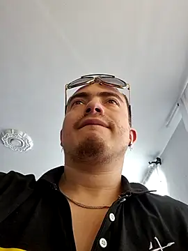 Snapshot of dragon1006 chatting on 19, 10, 2025 dragon1006 online show from 19, 10, 2025