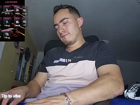 Snapshot of dragon1006 chatting on 25, 11, 2025 dragon1006 online show from 25, 11, 2025