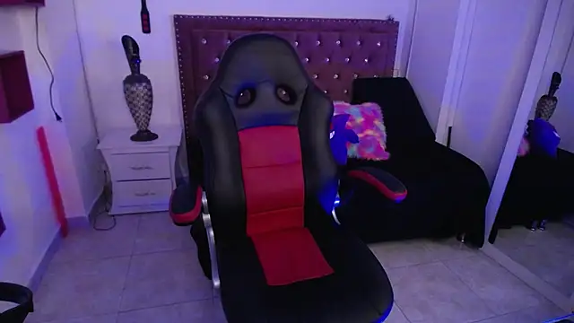 amelierouss online show from 4, 2, 2025