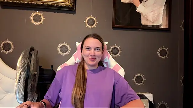 Snapshot of NoreenBunton chatting on 16, 7, 2026 NoreenBunton online show from 16, 7, 2026