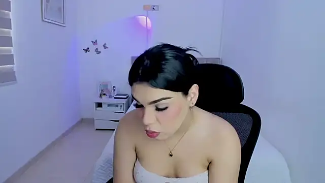 Snapshot of linda_zaam83866 chatting on 4, 10, 2025 linda zaam83866 online show from 4, 10, 2025