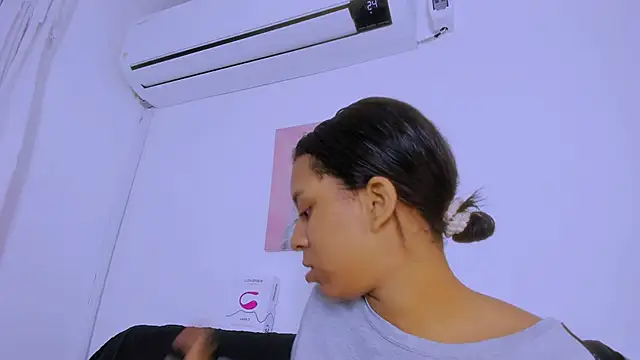 Fernanda brown18 online show from 25, 9, 2025