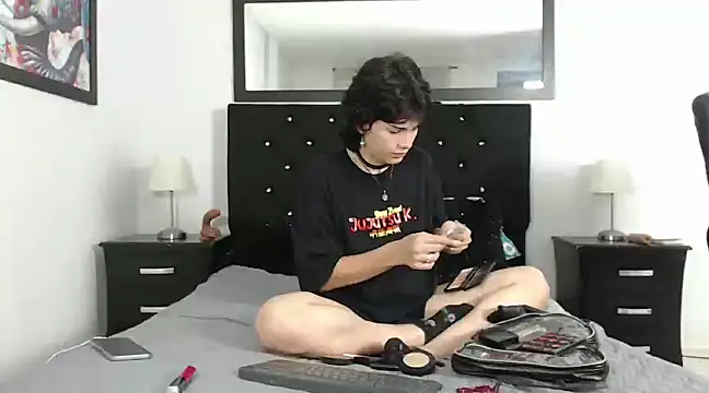 Caitlynwheler online show from 24, 12, 2024