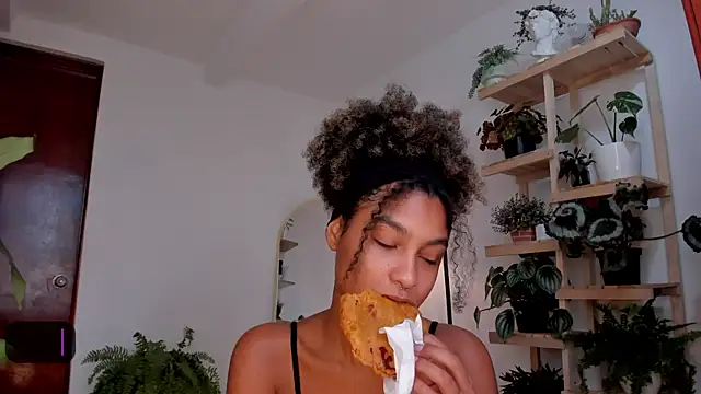 Snapshot of Johaphyton chatting on 4, 12, 2024 Johaphyton online show from 4, 12, 2024