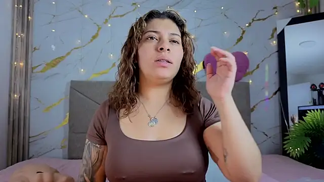 Snapshot of agatha_97_ chatting on 20, 2, 2026 agatha 97 online show from 20, 2, 2026