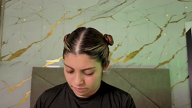 Snapshot of agatha_97_ chatting on 1, 3, 2026 agatha 97 online show from 1, 3, 2026