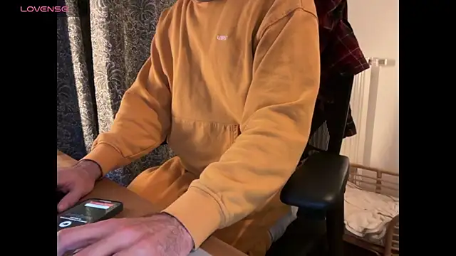 FrenchCamDog online show from 9, 1, 2025