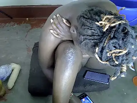 Sweetaggy2 online show from 3, 2, 2026