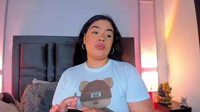 EmmaBecket2 online show from 8, 9, 2025