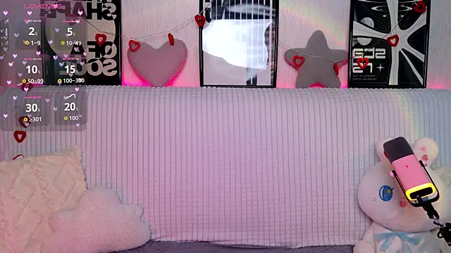 Snapshot of KittiMissi chatting on 7, 7, 2026 KittiMissi online show from 7, 7, 2026