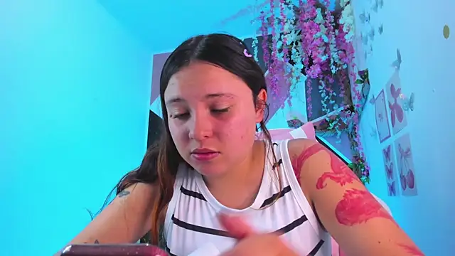 Snapshot of Carol_Pinter chatting on 15, 4, 2026 Carol Pinter online show from 15, 4, 2026