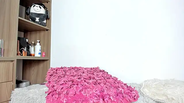 Snapshot of adelarangel chatting on 12, 12, 2024 adelarangel online show from 12, 12, 2024