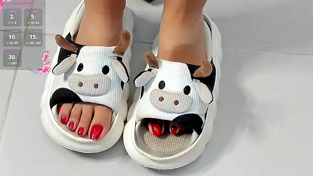 Snapshot of adelarangel chatting on 22, 1, 2025 adelarangel online show from 22, 1, 2025