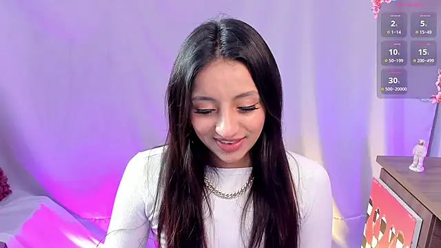 Snapshot of adelarangel chatting on 5, 2, 2025 adelarangel online show from 5, 2, 2025