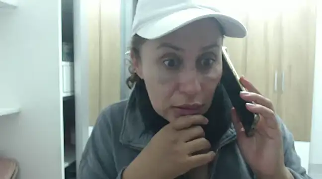 Snapshot of RoxanaLove9 chatting on 23, 2, 2025 RoxanaLove9 online show from 23, 2, 2025