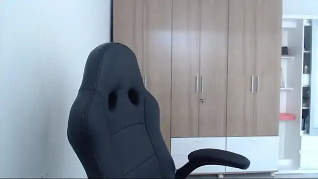 Snapshot of RoxanaLove9 chatting on 27, 2, 2026 RoxanaLove9 online show from 27, 2, 2026