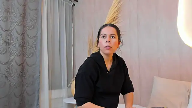 Snapshot of Lucianaferro_ chatting on 25, 9, 2025 Lucianaferro online show from 25, 9, 2025