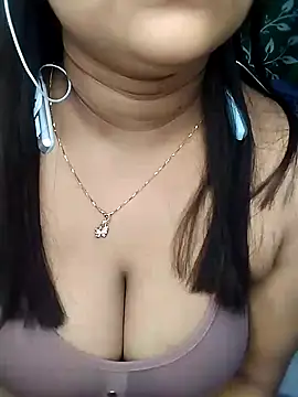 Hottyalia online show from 8, 2, 2025