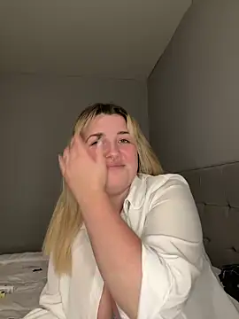 Snapshot of Curvy_Rosie99 chatting on 24, 12, 2024 Curvy Rosie99 online show from 24, 12, 2024