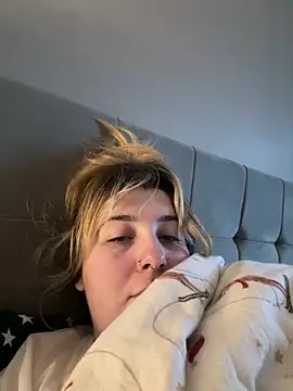 Snapshot of Curvy_Rosie99 chatting on 27, 12, 2024 Curvy Rosie99 online show from 27, 12, 2024