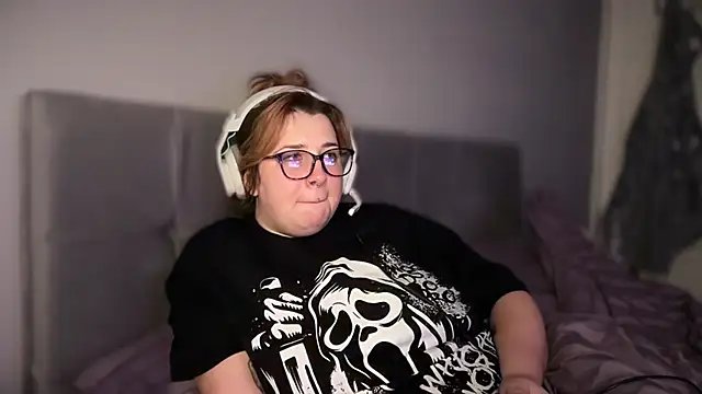 Snapshot of Curvy_Rosie99 chatting on 16, 4, 2026 Curvy Rosie99 online show from 16, 4, 2026