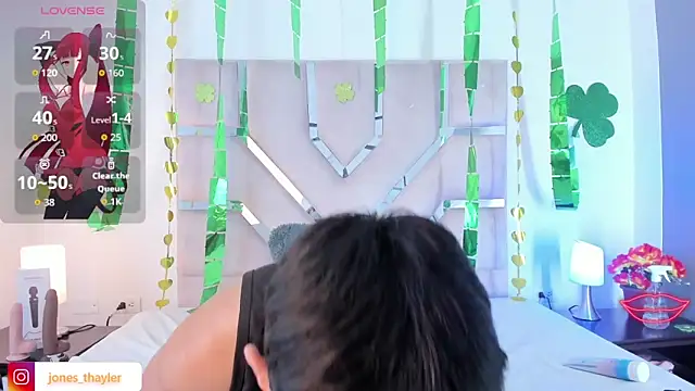 Thayler jones online show from 4, 3, 2026