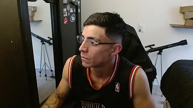 Snapshot of kv___xxx_ chatting on 11, 4, 2026 kv xxx online show from 11, 4, 2026