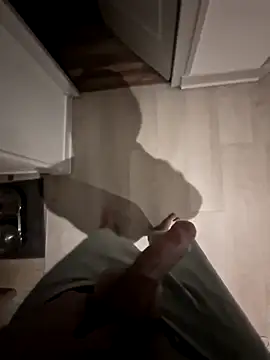 Snapshot of Landryyyyy chatting on 21, 4, 2026 Landryyyyy online show from 21, 4, 2026