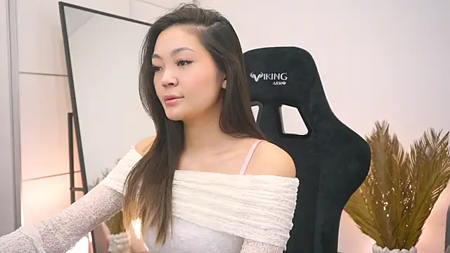 Peopleneedlove144 online show from 24, 1, 2025