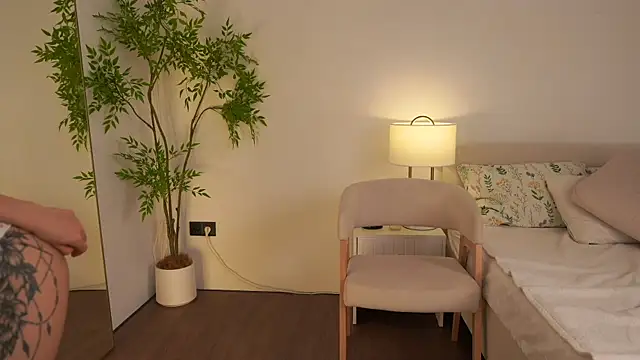 Peopleneedlove144 online show from 10, 1, 2026