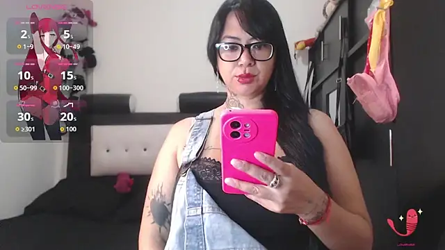 Snapshot of Saloome- chatting on 11, 4, 2026 Saloome- online show from 11, 4, 2026