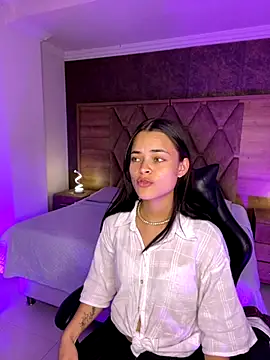 HannaRhodes online show from 24, 10, 2025