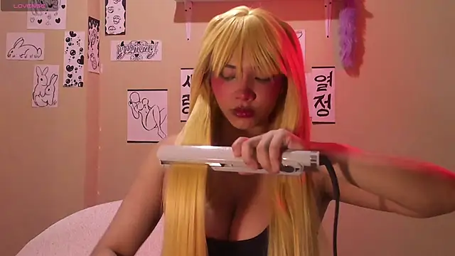 MadelineBenet online show from 22, 3, 2025