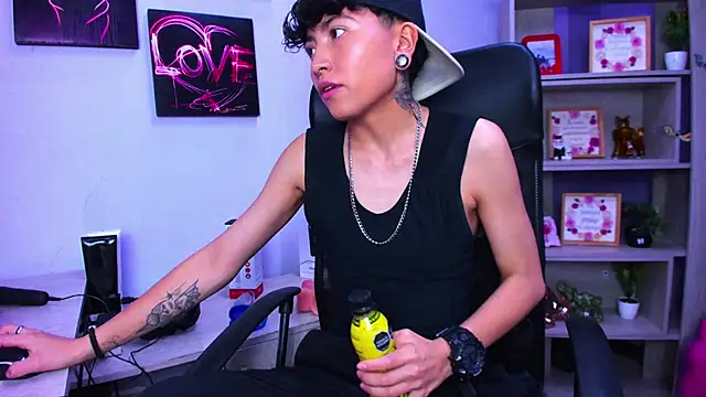 Snapshot of Im_Mathias chatting on 29, 10, 2025 Im Mathias online show from 29, 10, 2025