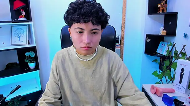 Snapshot of Im_Mathias chatting on 22, 11, 2025 Im Mathias online show from 22, 11, 2025