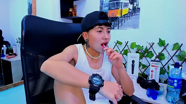 Snapshot of Im_Mathias chatting on 23, 11, 2025 Im Mathias online show from 23, 11, 2025