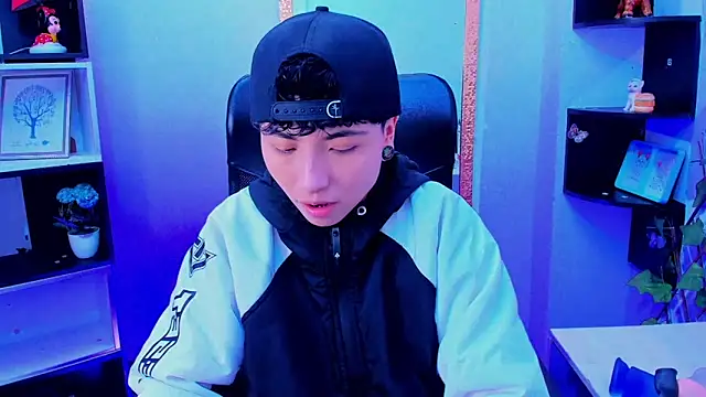 Snapshot of Im_Mathias chatting on 25, 11, 2025 Im Mathias online show from 25, 11, 2025